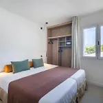 Cabot Velas 公寓 *