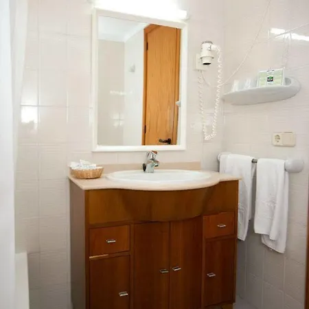 Cabot Velas * بورت دي بوينسا