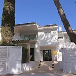 Cabot Velas شقة