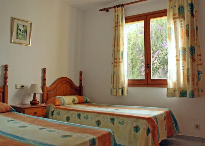 Cabot Velas Поланко